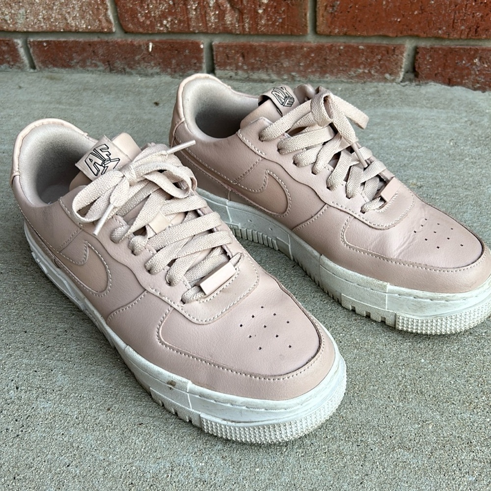 Nike Women's Sneakers in Light Pink and White